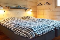 Hallandsåsen erbjuder boenden för alla – från charmiga gårdshotell och hemtrevliga B&B till camping nära naturen.